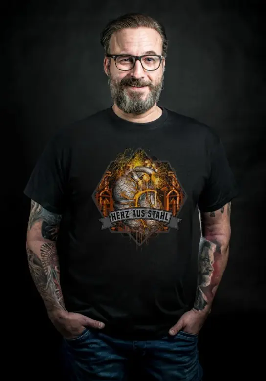 T-Shirt "Herz aus Stahl"