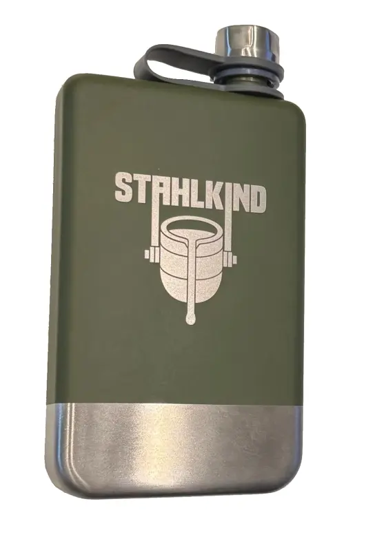 Edelstahl-Flachmann und 4 Pinneken